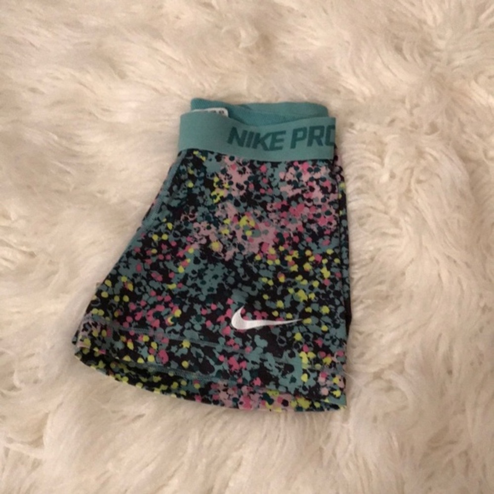 Nike Pro